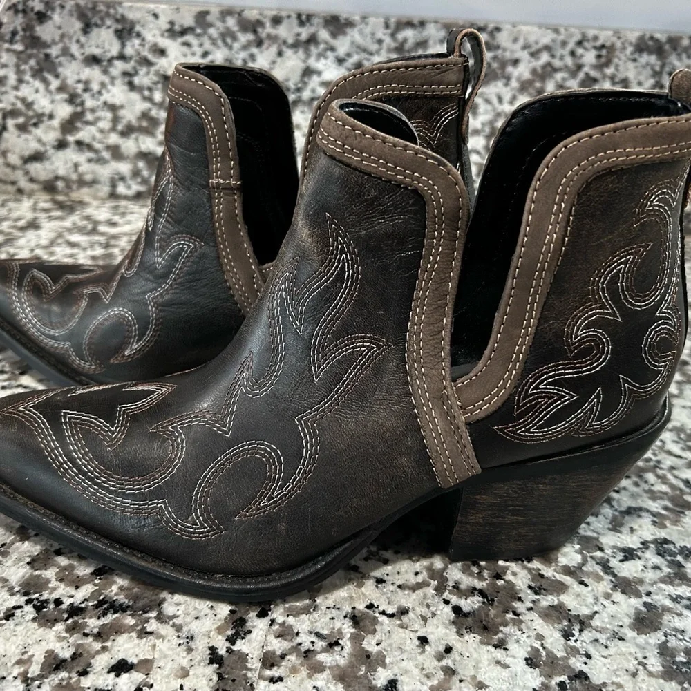 Myra Emmie Faye Stitched Ankle Boot Sz 7